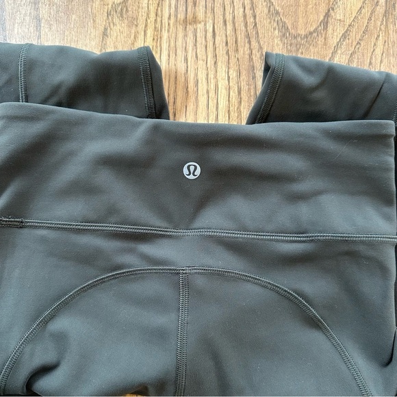 Lululemon Invigorate High-Rise Tight Leggings 25" Green Size 4 Side Pockets - Picture 6 of 8